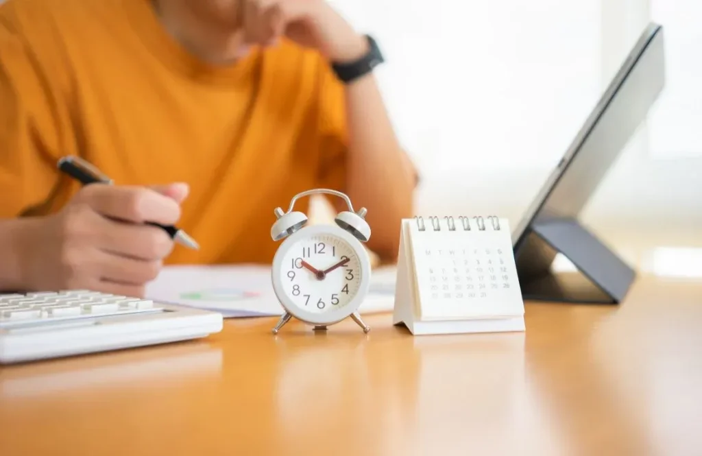 How to Manage Time Daily—Simply (Without Overcomplicating Your Life)